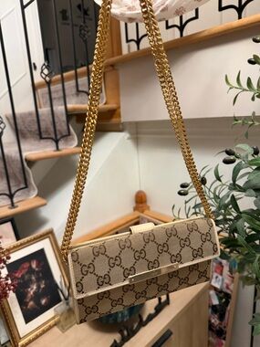 Gucci Beige GG Supreme Canvas Shoulder Bag with Gold Chain